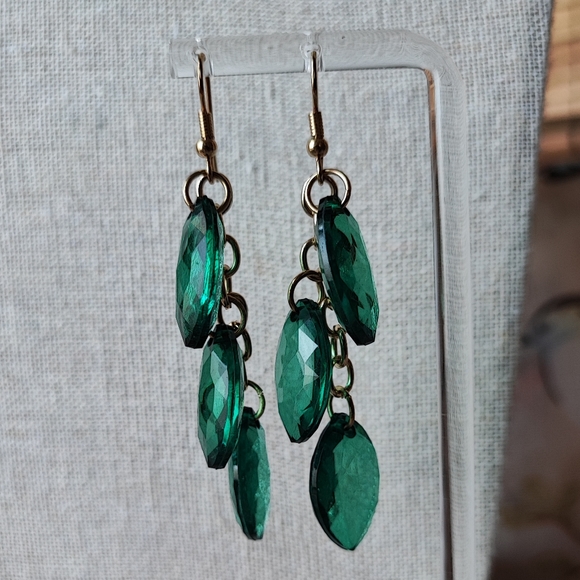 Faceted Transparent Green Acrylic Statement Necklace and Earrings Gold Tone NWOT - Picture 13 of 14